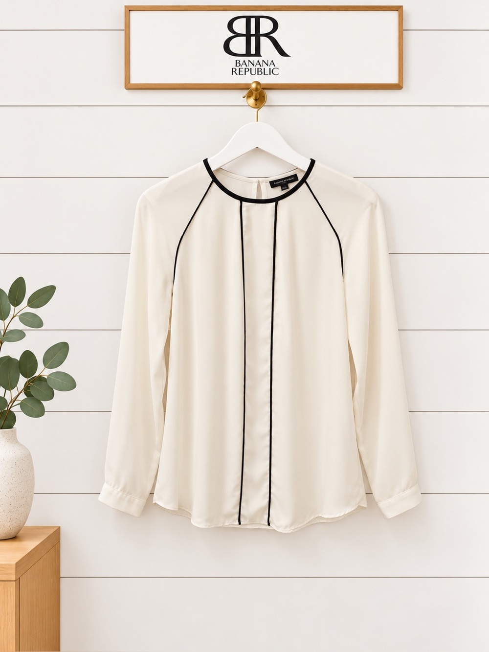 Banana Republic – Contrast Piping Blouse – Ivory & Black – Size M